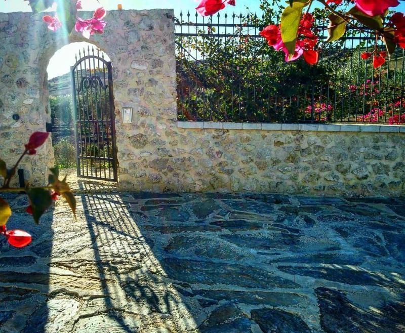Borgo Giallonardo Wine Relais Realmonte Exterior photo
